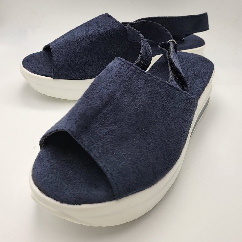 Blue slide on sandals Women's small 6-7